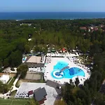 Mobile In The Adriano Family Village Feriehus Punta Marina